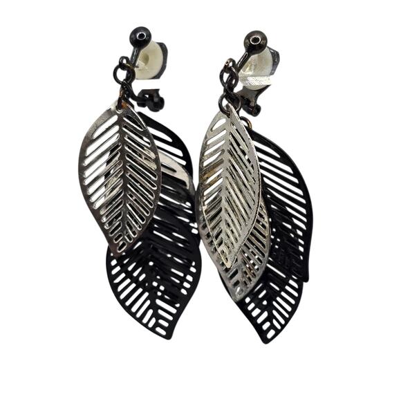 Clip On Earrings Vintage Leaf Dangle Silver Tone Multi Layer Costume SKU2375 - Picture 3 of 5
